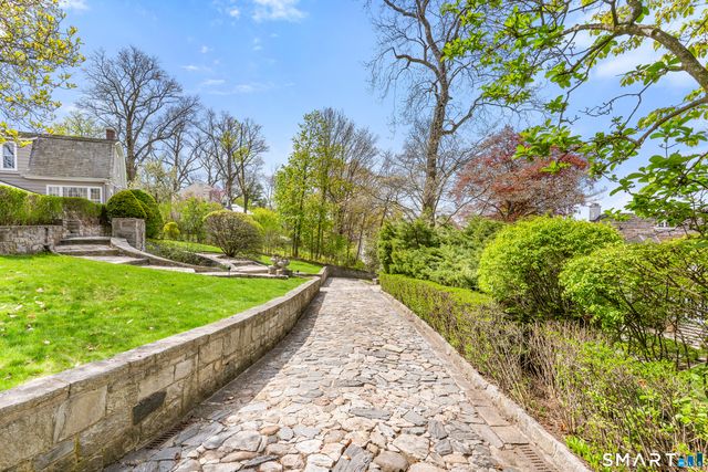 215 Ocean Drive West, Stamford, CT 06902