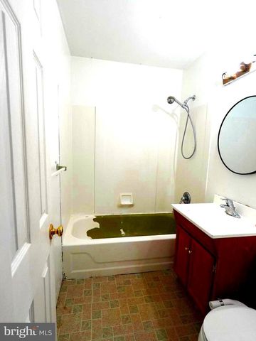 51 HOLLYBROOKE DR, Langhorne, PA 19047