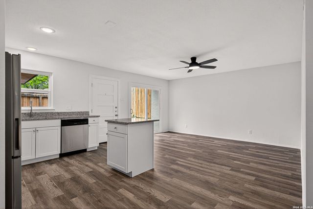 600 Gentleman Rd Apt 3, Balcones Heights, TX 78201