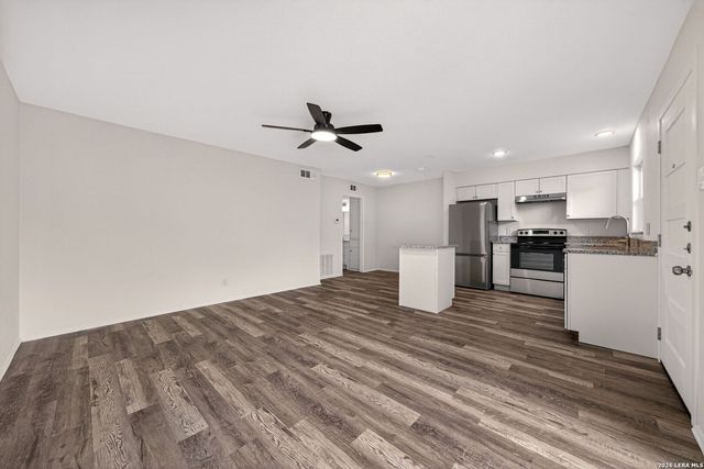 600 Gentleman Rd Apt 3, Balcones Heights, TX 78201