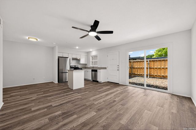 600 Gentleman Rd Apt 3, Balcones Heights, TX 78201