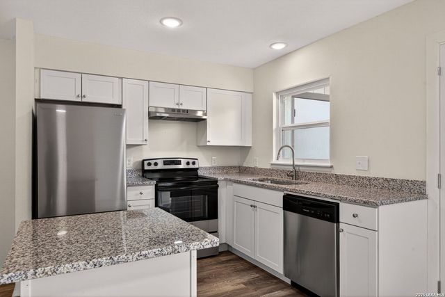 600 Gentleman Rd Apt 3, Balcones Heights, TX 78201