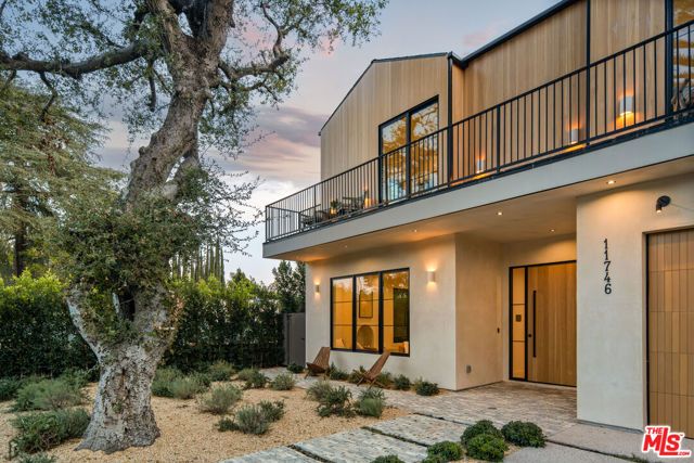 11748 La Maida Street, Valley Village, CA 91607