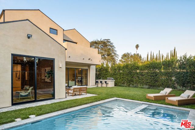 11748 La Maida Street, Valley Village, CA 91607