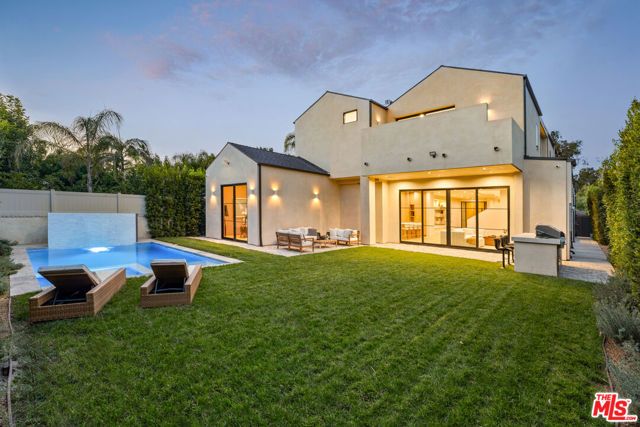 11748 La Maida Street, Valley Village, CA 91607