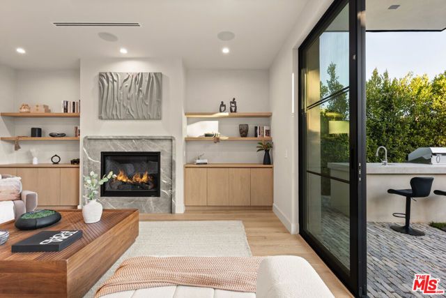 11748 La Maida Street, Valley Village, CA 91607