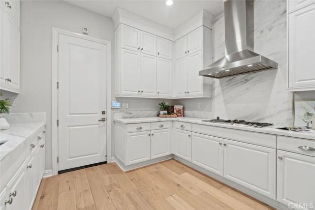 208 Radial, Irvine, CA 92618