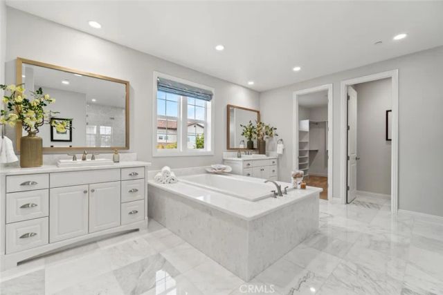 208 Radial, Irvine, CA 92618