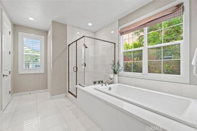 208 Radial, Irvine, CA 92618