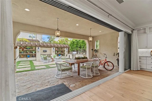 208 Radial, Irvine, CA 92618