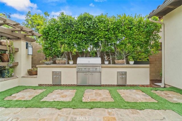 208 Radial, Irvine, CA 92618