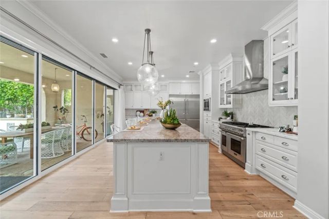 208 Radial, Irvine, CA 92618