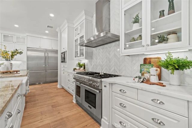 208 Radial, Irvine, CA 92618