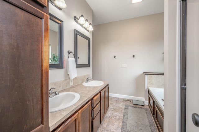 13207 E Gilbert Ct, Wichita, KS 67230