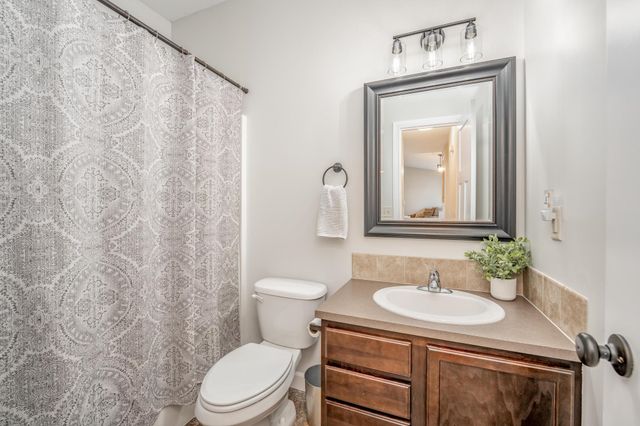 13207 E Gilbert Ct, Wichita, KS 67230