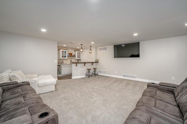 13207 E Gilbert Ct, Wichita, KS 67230