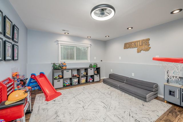 13207 E Gilbert Ct, Wichita, KS 67230