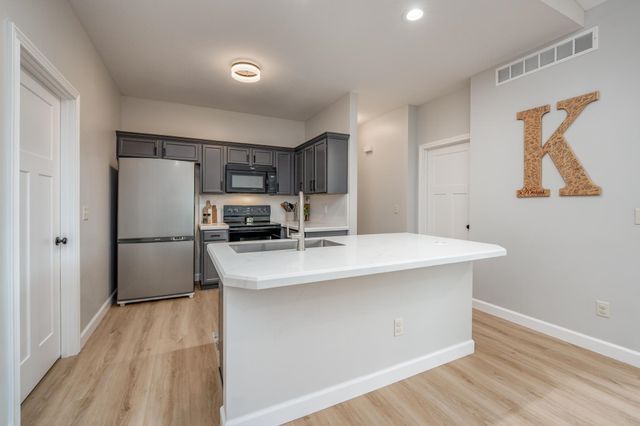 13207 E Gilbert Ct, Wichita, KS 67230