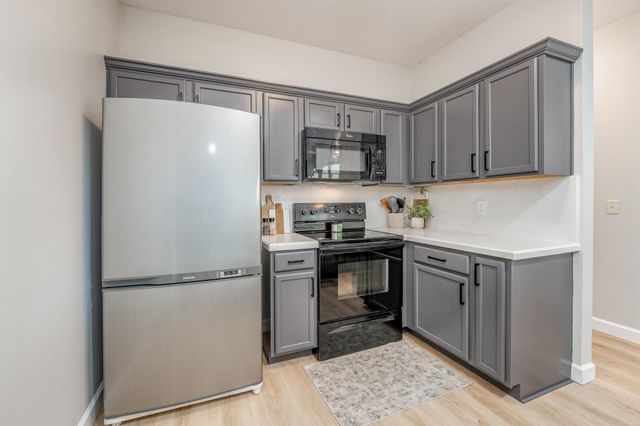 13207 E Gilbert Ct, Wichita, KS 67230
