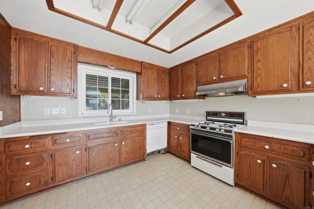 11955 Sky View Drive, Valley Center, CA 92082