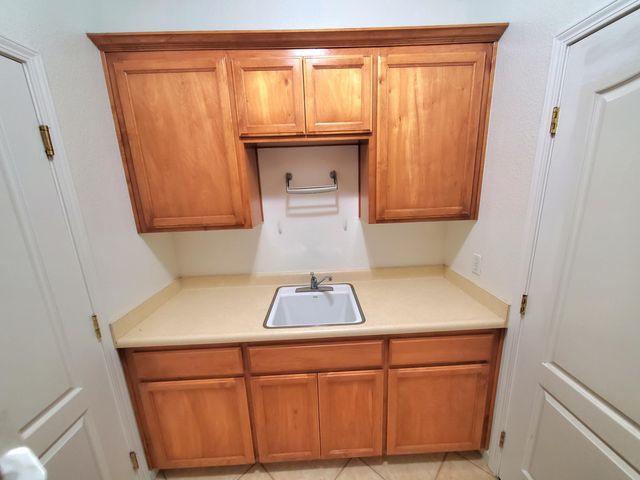 2447 S Beech Drive, Visalia, CA 93292