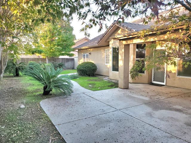 2447 S Beech Drive, Visalia, CA 93292