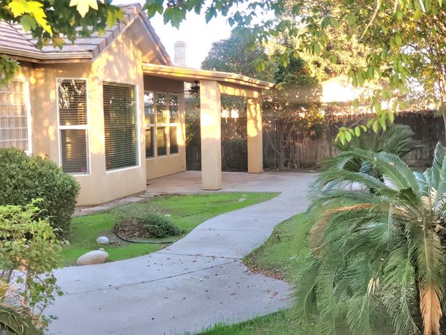 2447 S Beech Drive, Visalia, CA 93292