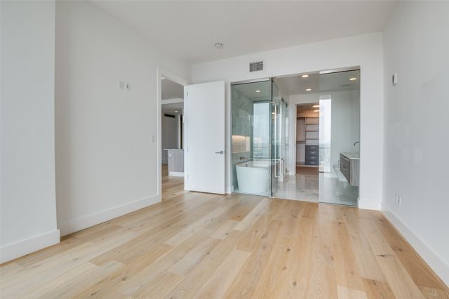 3130 N Harwood Street 1802, Dallas, TX 75201