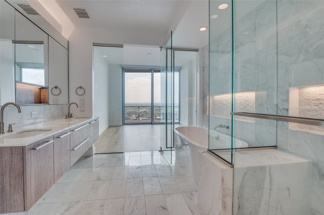 3130 N Harwood Street 1802, Dallas, TX 75201