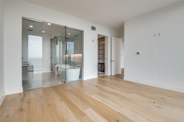 3130 N Harwood Street 1802, Dallas, TX 75201