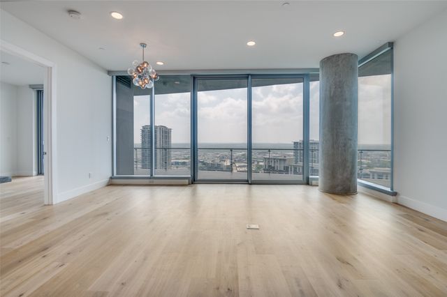 3130 N Harwood Street 1802, Dallas, TX 75201
