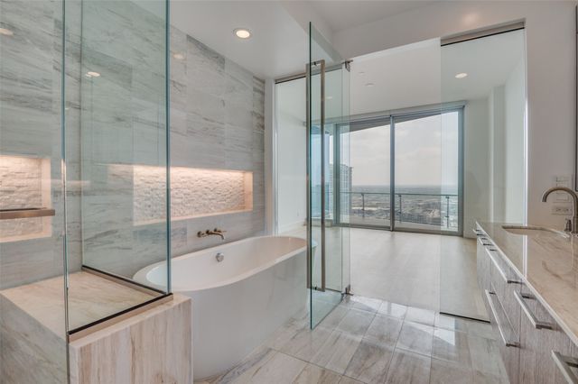 3130 N Harwood Street 1802, Dallas, TX 75201