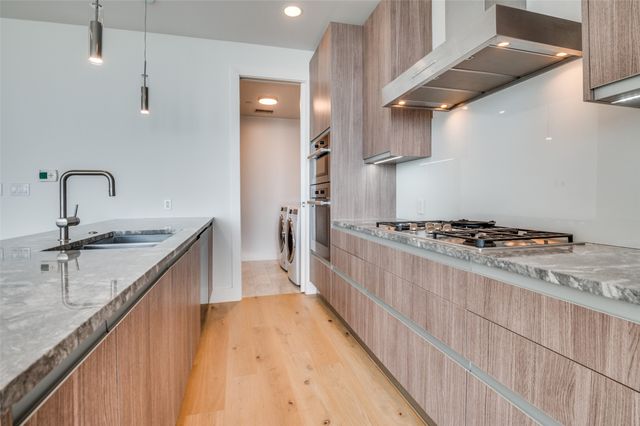3130 N Harwood Street 1802, Dallas, TX 75201