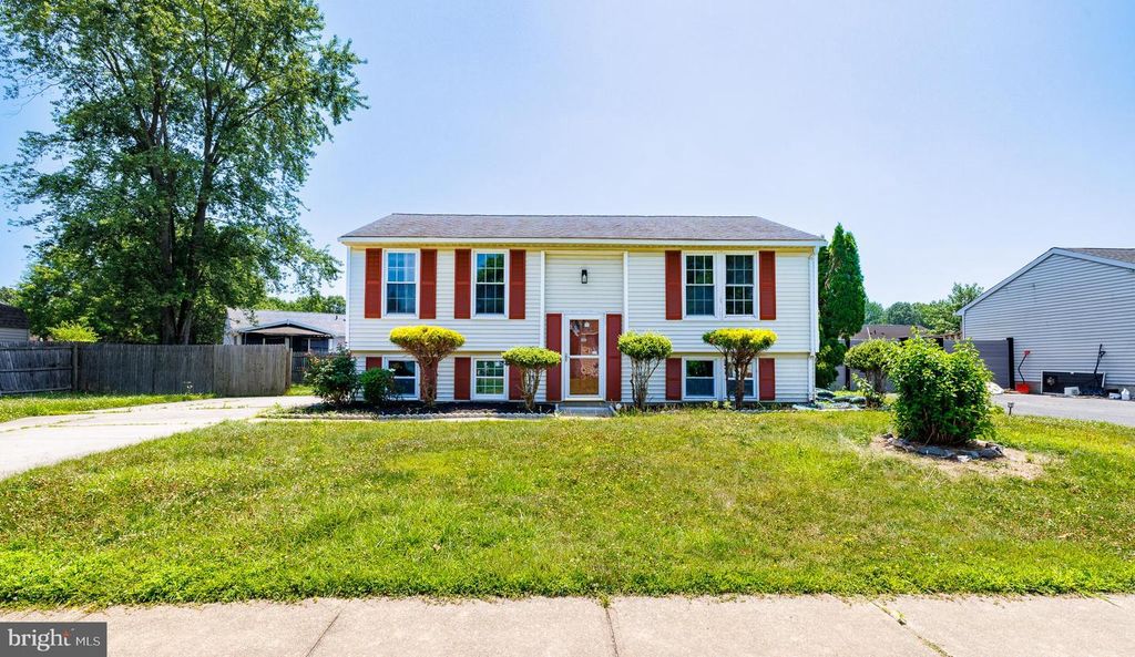 16 LEADER DR, Newark, DE 19713