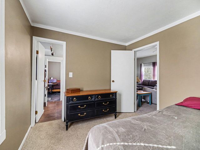 2324 AVENUE D, Council Bluffs, IA 51501