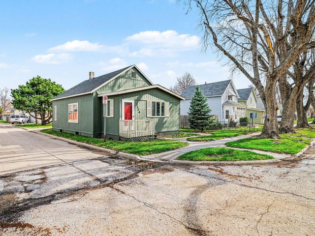 2324 AVENUE D, Council Bluffs, IA 51501