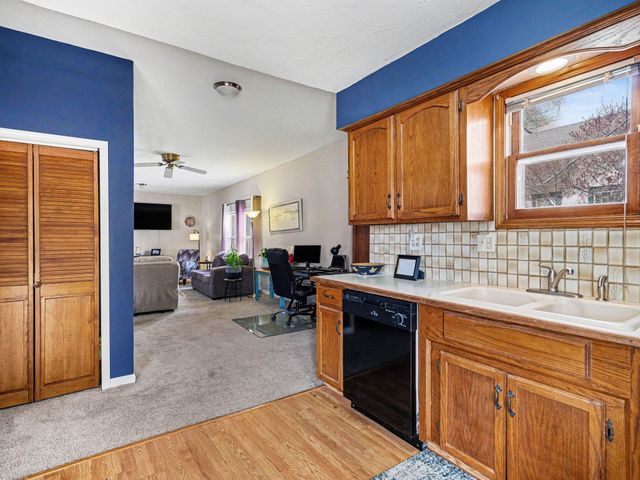 2324 AVENUE D, Council Bluffs, IA 51501
