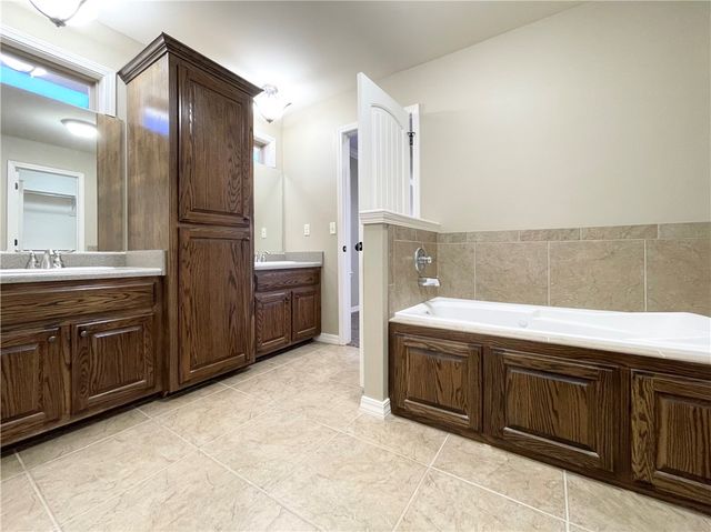 188 Sagewood Lane, Russellville, AR 72802