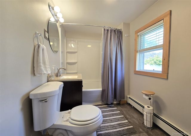 8 Alice Street, East Patchogue, NY 11772