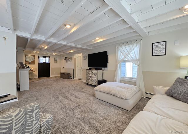 8 Alice Street, East Patchogue, NY 11772