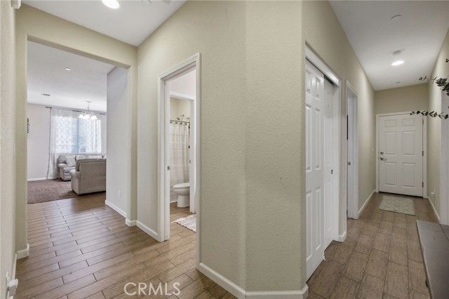 1382 S Wintercrest Avenue, Hanford, CA 93230