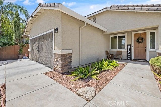 1382 S Wintercrest Avenue, Hanford, CA 93230