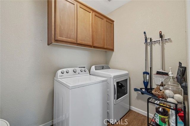 1382 S Wintercrest Avenue, Hanford, CA 93230