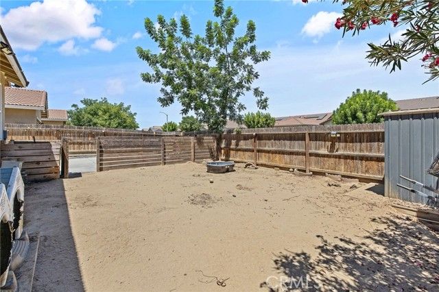 1382 S Wintercrest Avenue, Hanford, CA 93230