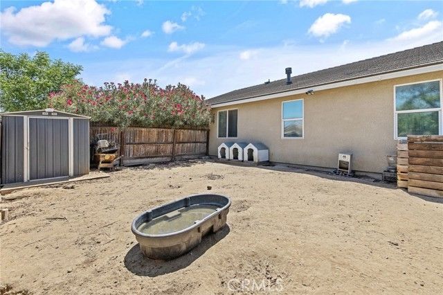 1382 S Wintercrest Avenue, Hanford, CA 93230