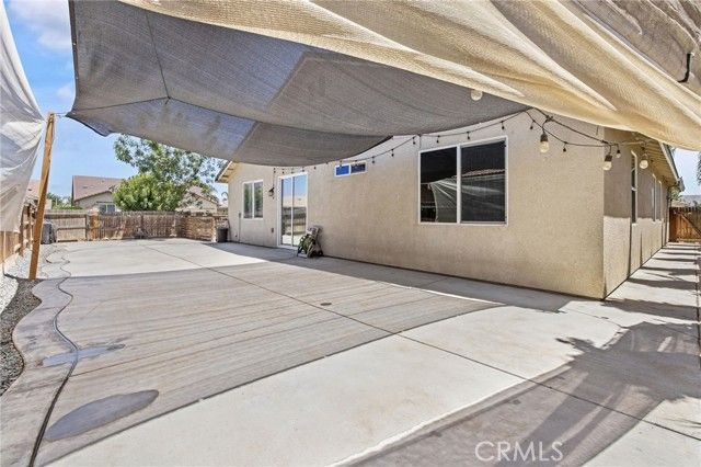 1382 S Wintercrest Avenue, Hanford, CA 93230