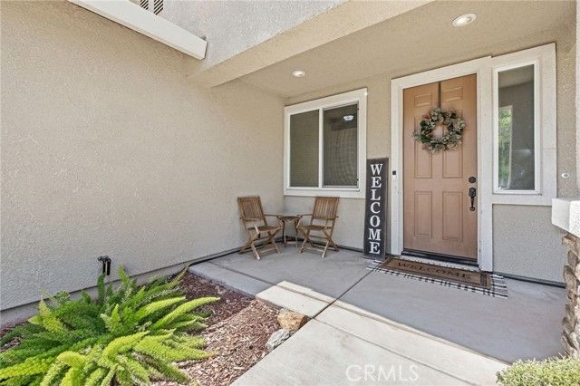 1382 S Wintercrest Avenue, Hanford, CA 93230