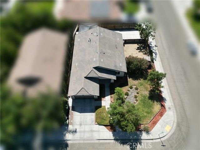 1382 S Wintercrest Avenue, Hanford, CA 93230