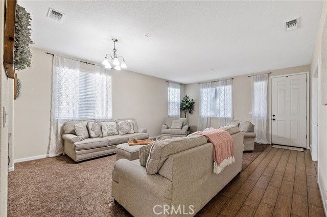 1382 S Wintercrest Avenue, Hanford, CA 93230