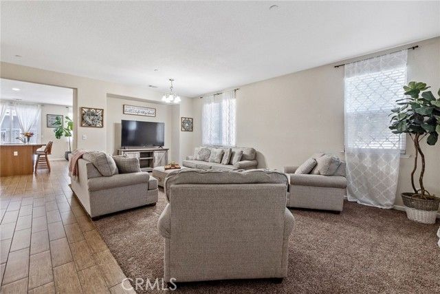 1382 S Wintercrest Avenue, Hanford, CA 93230